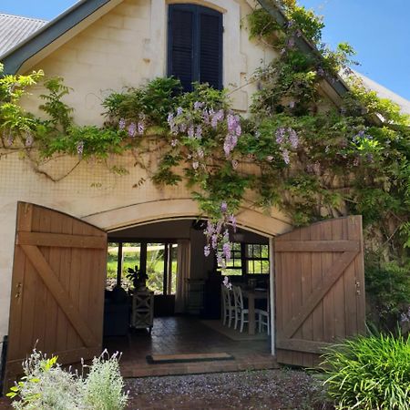 The Barn Villa Bangalow Exterior foto