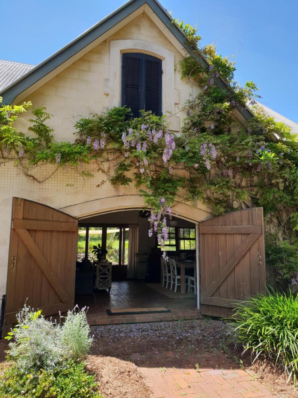 The Barn Villa Bangalow Exterior foto